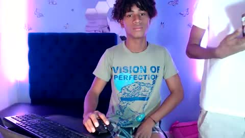 Snapshot of santy_bigcock chatting on 01/02/25, 01:30 santiago online show from 01/02/25, 01:30