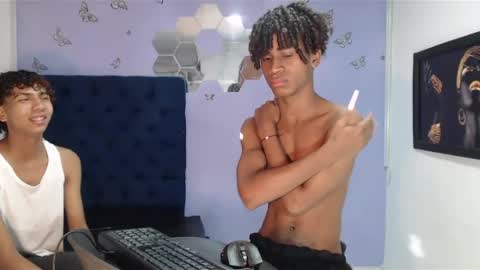 Snapshot of santy_bigcock chatting on 01/11/25, 01:43 santiago online show from 01/11/25, 01:43