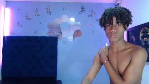 Snapshot of santy_bigcock chatting on 01/11/25, 04:46 santiago online show from 01/11/25, 04:46