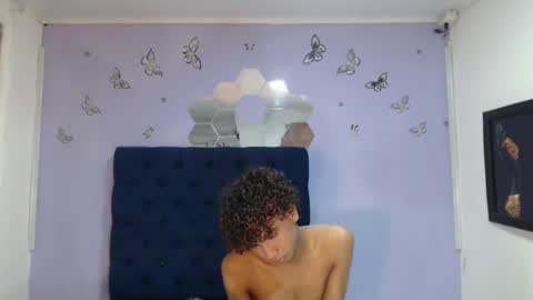 Snapshot of santy_bigcock chatting on 01/17/25, 04:57 santiago online show from 01/17/25, 04:57