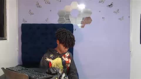 Snapshot of santy_bigcock chatting on 01/19/25, 01:12 santiago online show from 01/19/25, 01:12