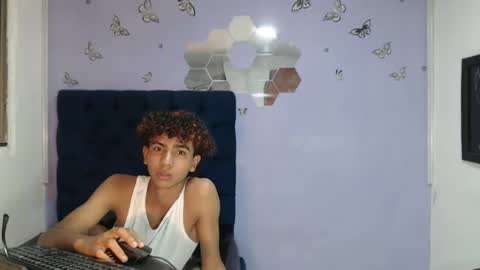 Snapshot of santy_bigcock chatting on 01/21/25, 05:09 santiago online show from 01/21/25, 05:09