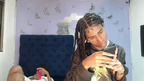 Snapshot of santy_bigcock chatting on 01/22/25, 02:35 santiago online show from 01/22/25, 02:35