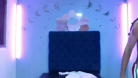 Snapshot of santy_bigcock chatting on 01/23/25, 03:01 santiago online show from 01/23/25, 03:01