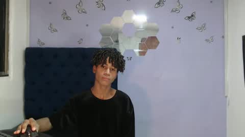 Snapshot of santy_bigcock chatting on 01/25/25, 12:05 santiago online show from 01/25/25, 12:05