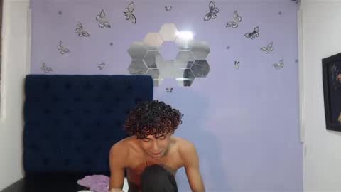 Snapshot of santy_bigcock chatting on 01/26/25, 04:41 santiago online show from 01/26/25, 04:41