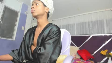 Snapshot of santy_bigcock_01 chatting on 12/18/25, 11:49 santy online show from 12/18/25, 11:49