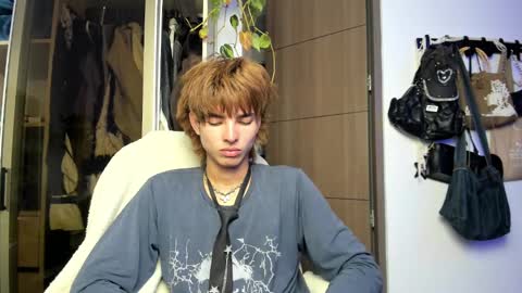 Snapshot of santy_kitty chatting on 01/30/25, 02:16 kitty online show from 01/30/25, 02:16