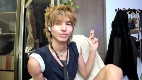 Snapshot of santy_kitty chatting on 02/26/25, 06:47 kitty online show from 02/26/25, 06:47