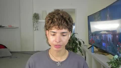 Snapshot of santy_kitty chatting on 11/12/25, 02:23 kitty online show from 11/12/25, 02:23