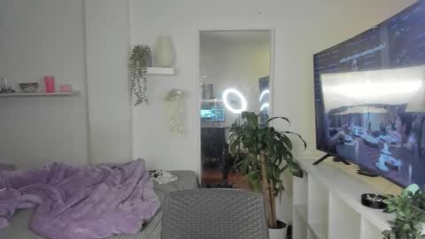 Snapshot of santy_kitty chatting on 11/22/25, 04:22 kitty online show from 11/22/25, 04:22