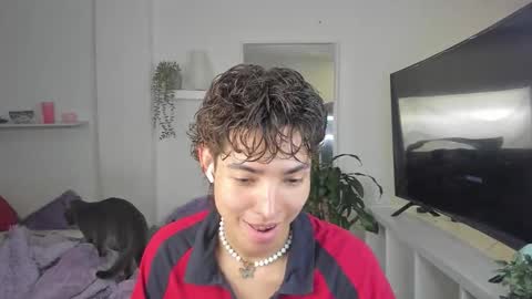 Snapshot of santy_kitty chatting on 11/22/25, 10:42 kitty online show from 11/22/25, 10:42