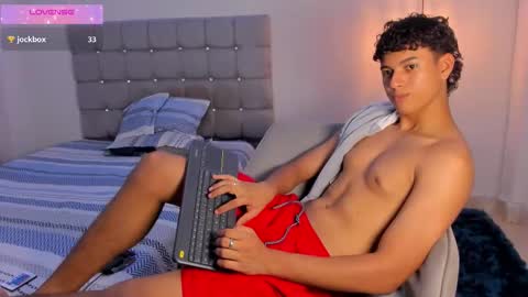 Snapshot of santy_stump chatting on 10/06/25, 09:12 santy_stump online show from 10/06/25, 09:12