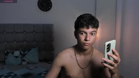 Snapshot of santy_stump chatting on 11/22/25, 09:47 santy_stump online show from 11/22/25, 09:47