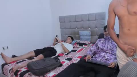 Snapshot of santy_stump chatting on 03/13/26, 10:05 santy_stump online show from 03/13/26, 10:05