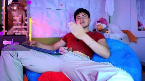 Santyago online show from 10/31/25, 07:04