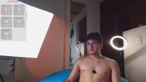 Snapshot of santyago_taylor chatting on 05/19/26, 01:56 Santyago online show from 05/19/26, 01:56