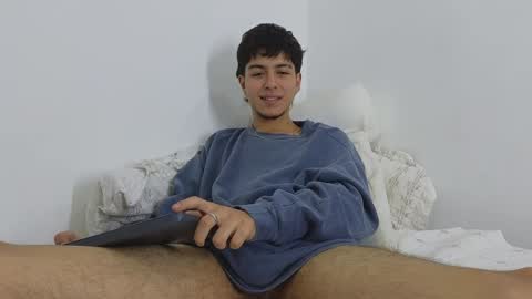 Snapshot of santybig18 chatting on 12/17/24, 06:45 santybig18 online show from 12/17/24, 06:45