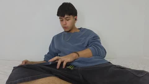 Snapshot of santybig18 chatting on 01/16/25, 12:02 santybig18 online show from 01/16/25, 12:02