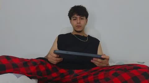 Snapshot of santybig18 chatting on 02/06/25, 10:15 santybig18 online show from 02/06/25, 10:15