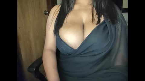 sanvi13 online show from 01/27/25, 06:52