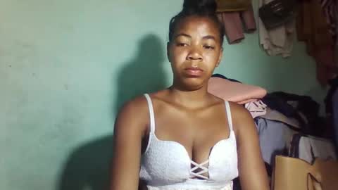 sanyah0123 online show from 11/15/25, 11:32