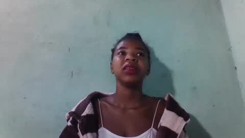 sanyah0123 online show from 11/17/25, 04:07