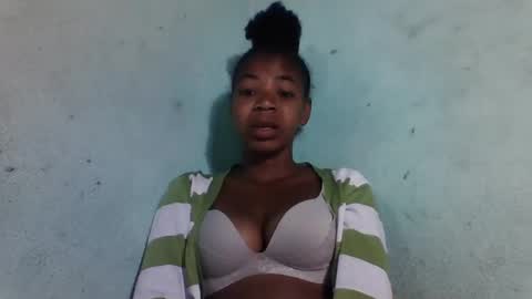 sanyah0123 online show from 11/24/25, 04:45