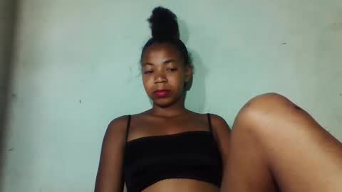 sanyah0123 online show from 12/04/25, 10:35