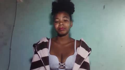 sanyah0123 online show from 12/16/25, 03:39