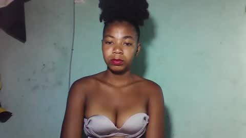 sanyah0123 online show from 12/22/25, 11:40