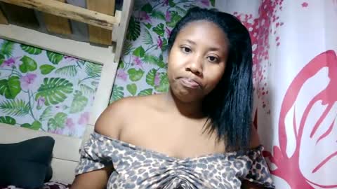 Snapshot of sanyah513 chatting on 06/22/26, 07:38 sanya online show from 06/22/26, 07:38