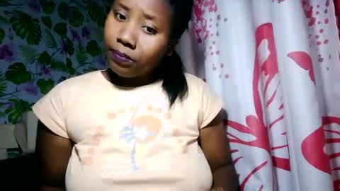 Snapshot of sanyah513 chatting on 06/27/26, 12:22 sanya online show from 06/27/26, 12:22