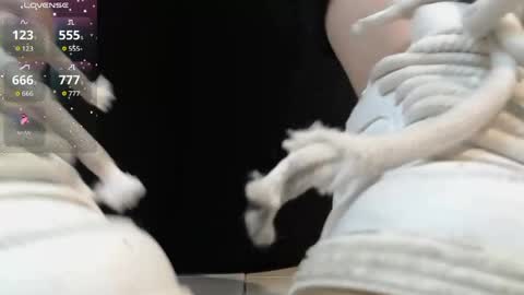 sanyaseraphine0 online show from 04/16/26, 07:14