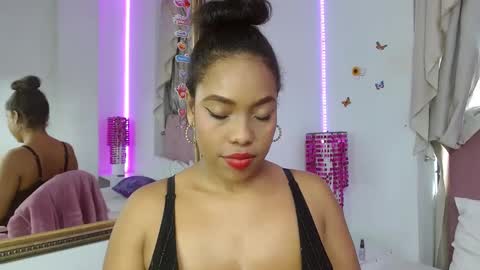 Saori Evans  online show from 09/22/25, 10:23