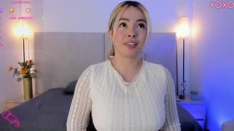 Snapshot of saori_newman chatting on 04/18/26, 11:58 Saori online show from 04/18/26, 11:58