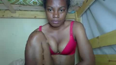 Snapshot of saphiana chatting on 09/20/25, 12:44 saphia online show from 09/20/25, 12:44