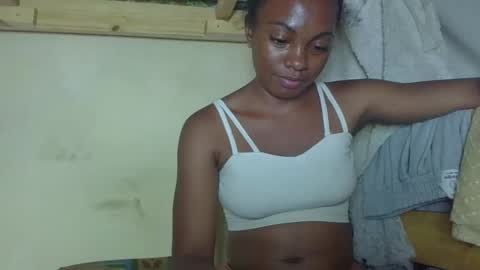 Snapshot of saphiana chatting on 10/10/25, 05:01 saphia online show from 10/10/25, 05:01