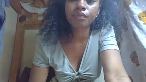 Snapshot of saphiana chatting on 10/18/25, 07:03 saphia online show from 10/18/25, 07:03