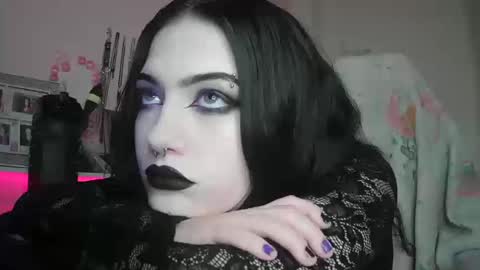 Snapshot of saphirerose1 chatting on 10/11/25, 09:46 Sapphire online show from 10/11/25, 09:46