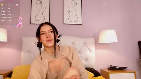 Snapshot of sara17_ chatting on 10/02/25, 08:38 Sara online show from 10/02/25, 08:38