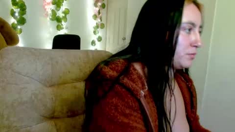 Snapshot of sara961991 chatting on 05/21/26, 02:46 sara961991 online show from 05/21/26, 02:46