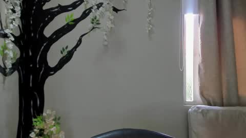 Snapshot of sara__michell chatting on 09/13/25, 12:05    online show from 09/13/25, 12:05