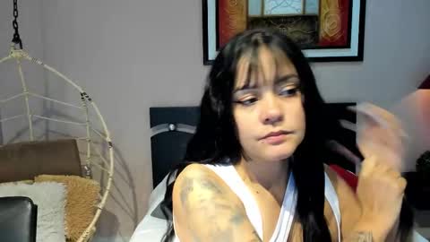 Snapshot of sara__michell chatting on 10/12/25, 12:04    online show from 10/12/25, 12:04