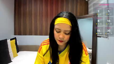 Snapshot of sara__michell chatting on 06/17/26, 12:07 online show from 06/17/26, 12:07