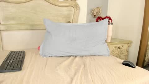 Sara online show from 02/14/25, 06:45