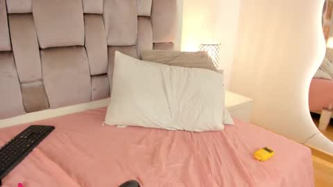 Sara online show from 02/26/25, 06:37