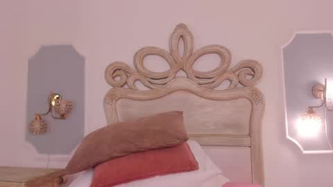 Sara online show from 09/16/25, 03:51