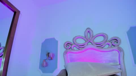 Snapshot of sara__williams chatting on 11/19/25, 03:50 Sara online show from 11/19/25, 03:50