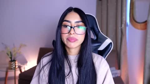 Snapshot of sara_albrecht chatting on 12/27/24, 08:07 Sara  online show from 12/27/24, 08:07